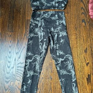 Gymshark scrunch butt leggings and bra top set